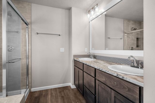 1229 S Greenacres Ct, Greenacres, WA 99016