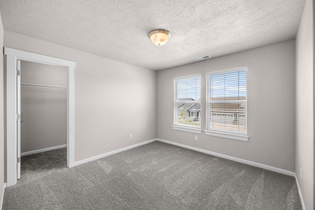1229 S Greenacres Ct, Greenacres, WA 99016
