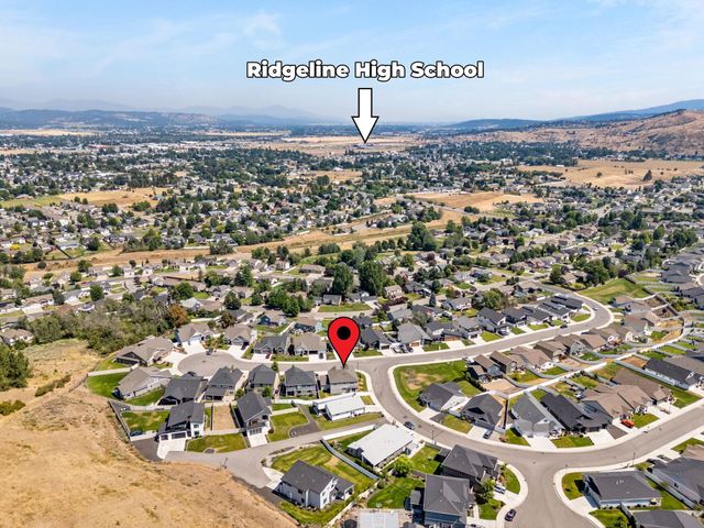 1229 S Greenacres Ct, Greenacres, WA 99016