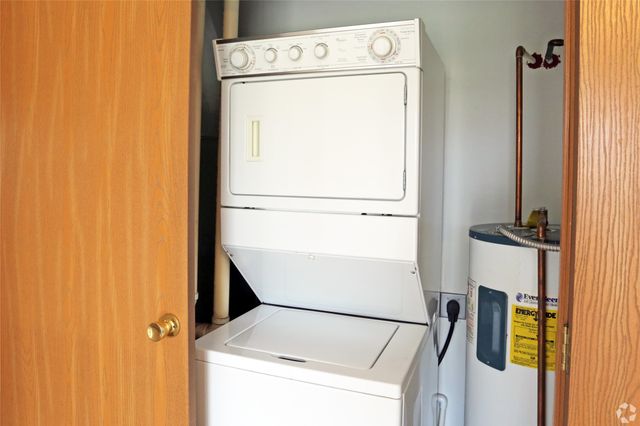 1209 Mayfield Drive, Ames, IA 50014