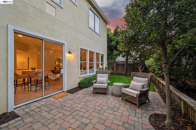 367 Creedon Cir, Alameda, CA 94502