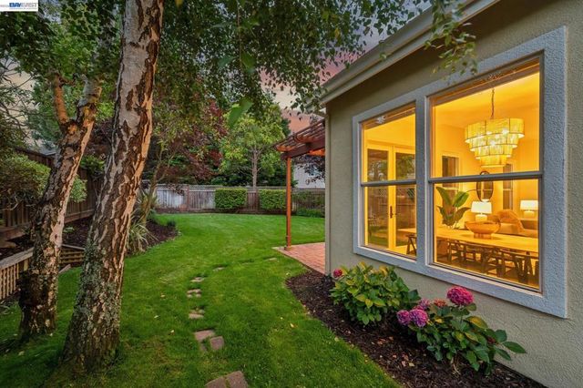 367 Creedon Cir, Alameda, CA 94502