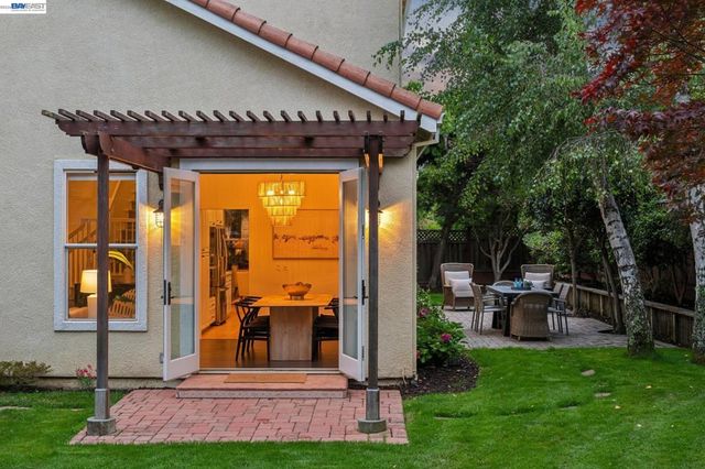 367 Creedon Cir, Alameda, CA 94502
