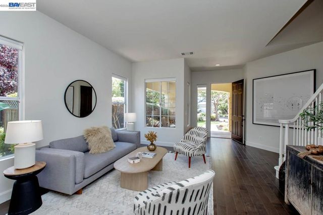 367 Creedon Cir, Alameda, CA 94502