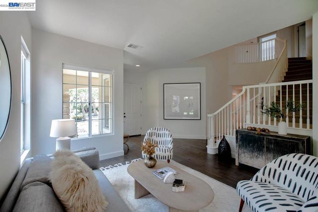 367 Creedon Cir, Alameda, CA 94502
