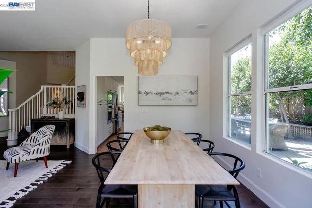 367 Creedon Cir, Alameda, CA 94502