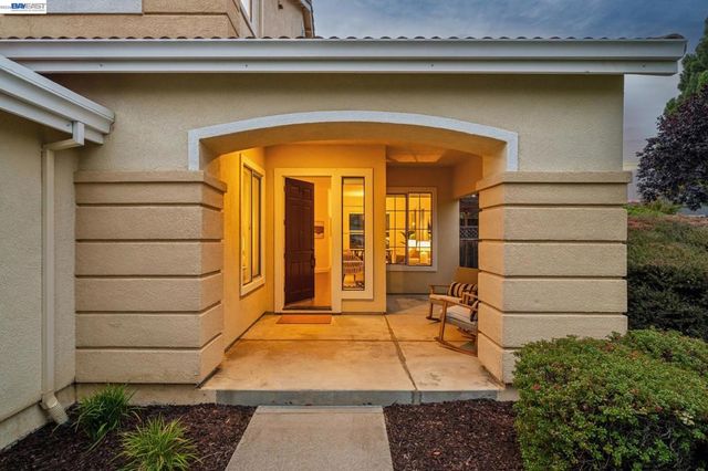 367 Creedon Cir, Alameda, CA 94502