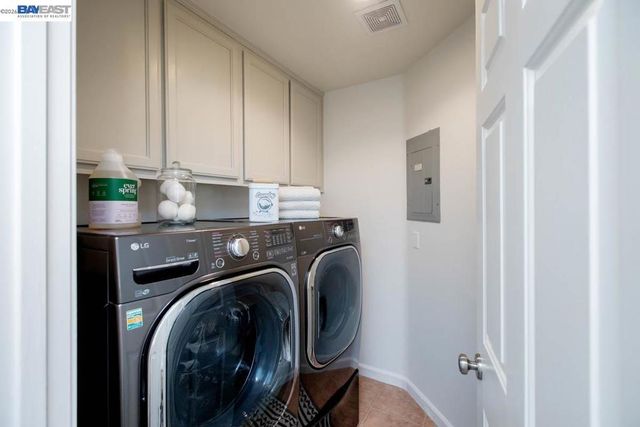 367 Creedon Cir, Alameda, CA 94502