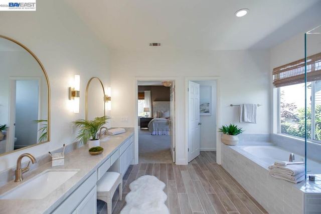 367 Creedon Cir, Alameda, CA 94502