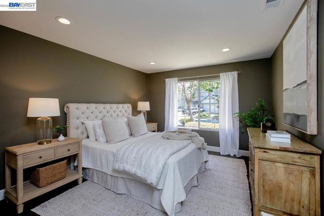 367 Creedon Cir, Alameda, CA 94502