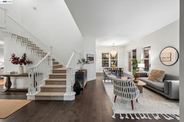 367 Creedon Cir, Alameda, CA 94502