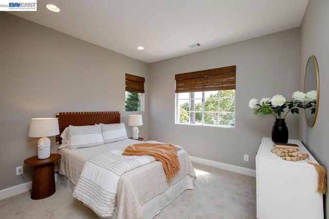 367 Creedon Cir, Alameda, CA 94502