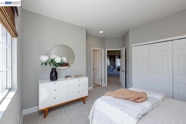 367 Creedon Cir, Alameda, CA 94502