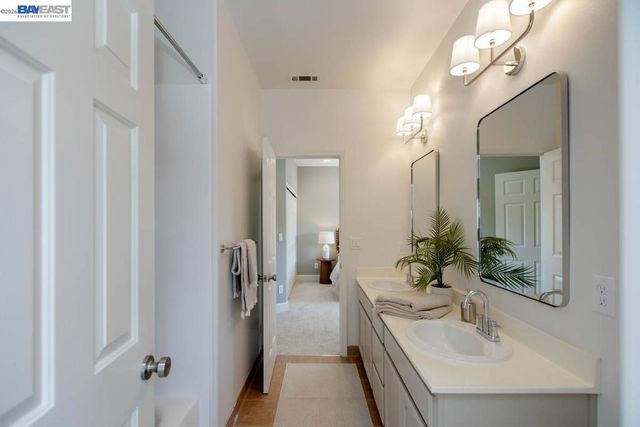 367 Creedon Cir, Alameda, CA 94502