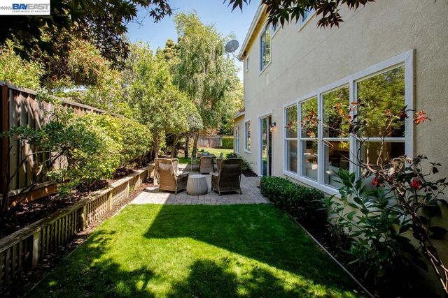 367 Creedon Cir, Alameda, CA 94502