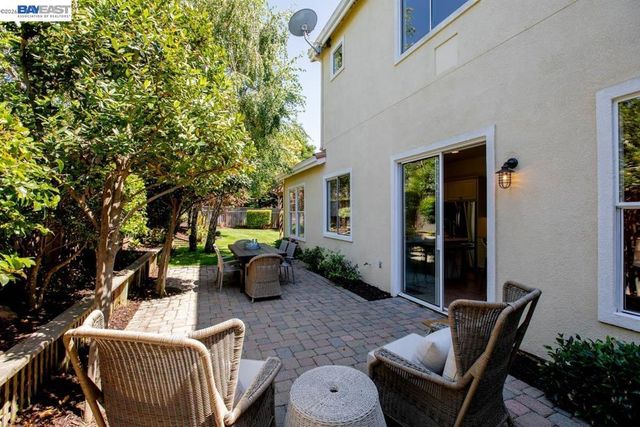 367 Creedon Cir, Alameda, CA 94502