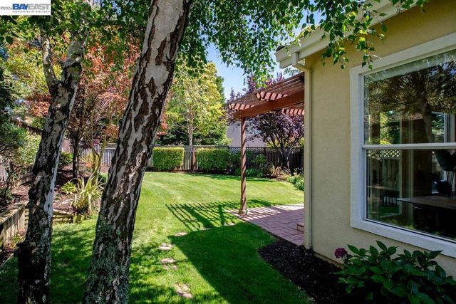367 Creedon Cir, Alameda, CA 94502