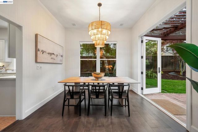 367 Creedon Cir, Alameda, CA 94502
