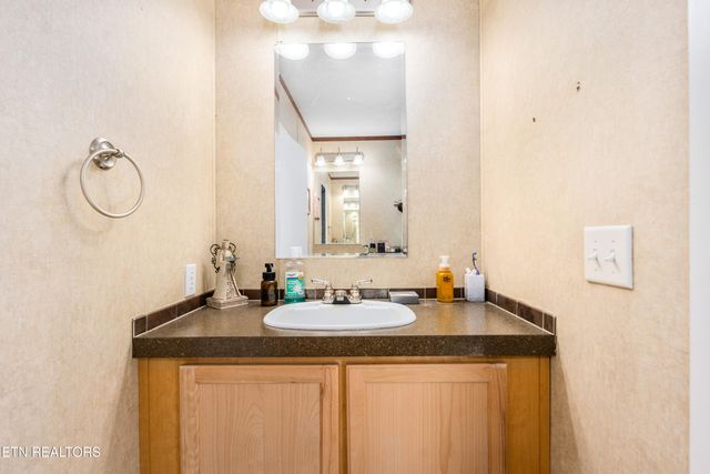 344 Johnson Farm Rd, Maynardville, TN 37807