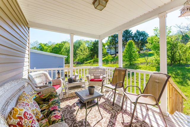 344 Johnson Farm Rd, Maynardville, TN 37807