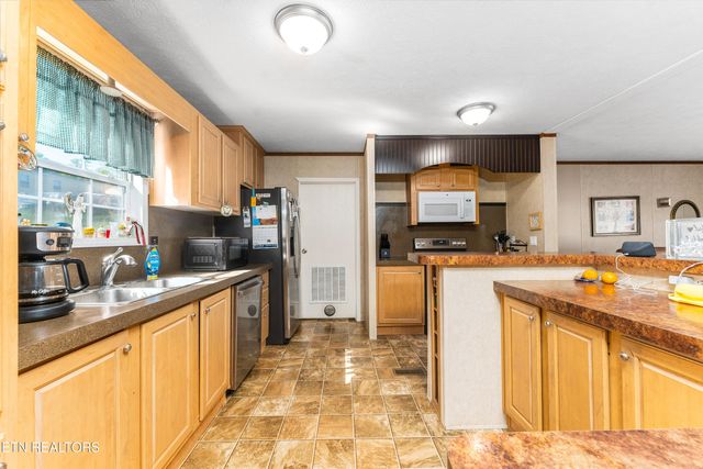 344 Johnson Farm Rd, Maynardville, TN 37807