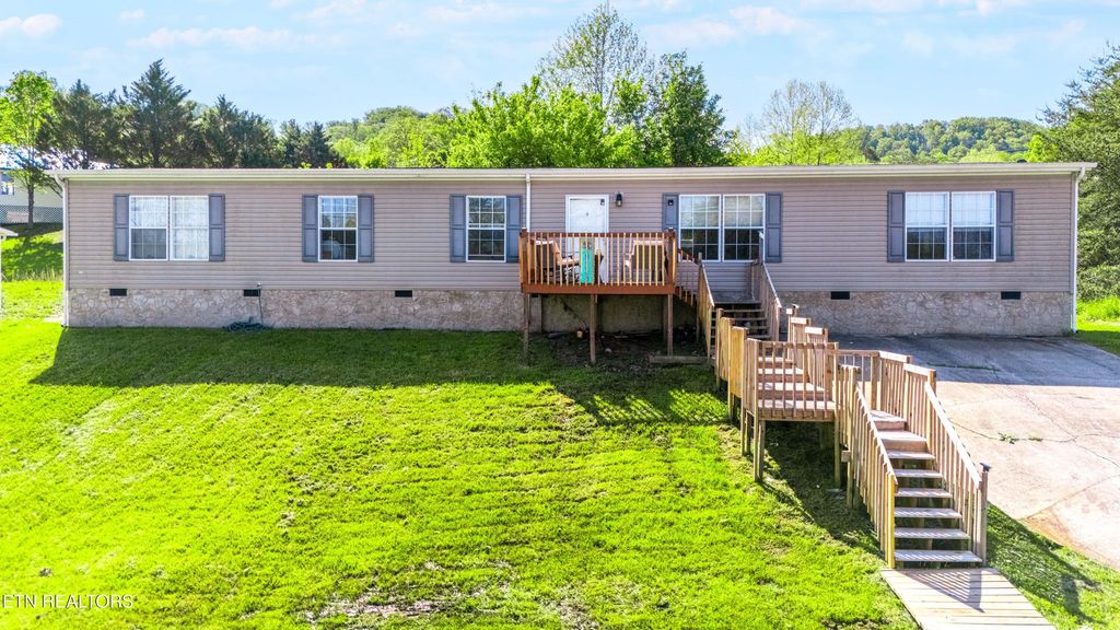 344 Johnson Farm Rd, Maynardville, TN 37807