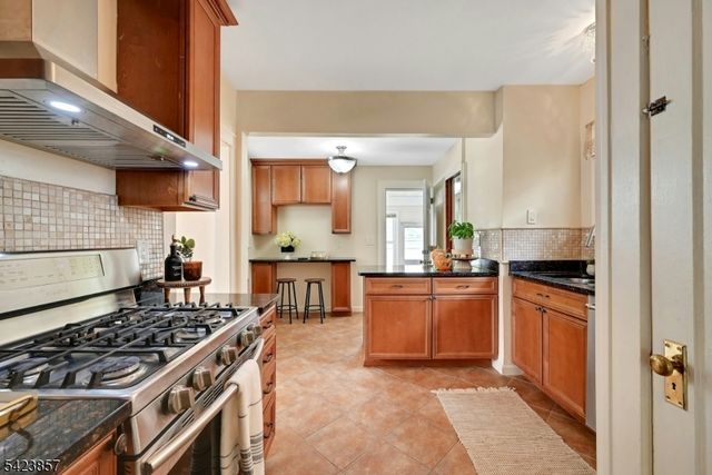 501 Cumberland Ave, Teaneck Twp., NJ 07666