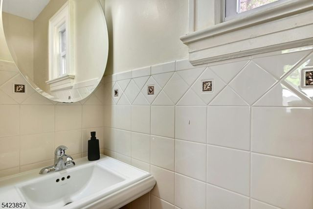 501 Cumberland Ave, Teaneck Twp., NJ 07666