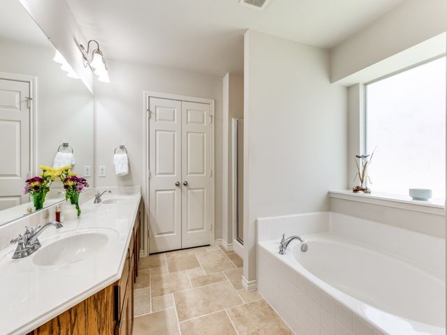 1317 Castlegar Lane, Fort Worth, TX 76247