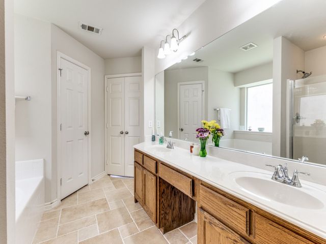 1317 Castlegar Lane, Fort Worth, TX 76247