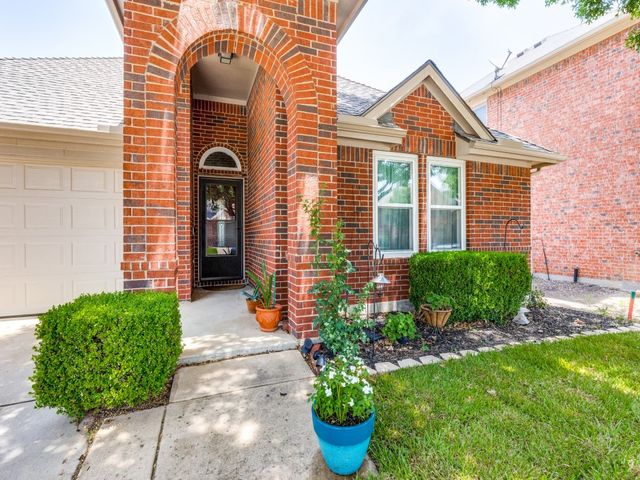 1317 Castlegar Lane, Fort Worth, TX 76247