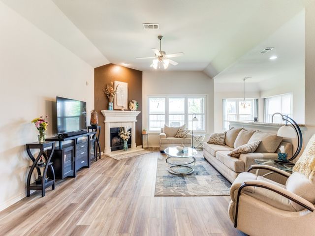 1317 Castlegar Lane, Fort Worth, TX 76247