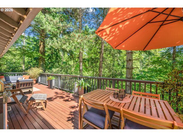 2 OFFENBACH Pl, Lake Oswego, OR 97035