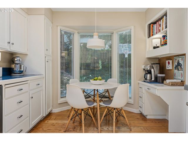 2 OFFENBACH Pl, Lake Oswego, OR 97035