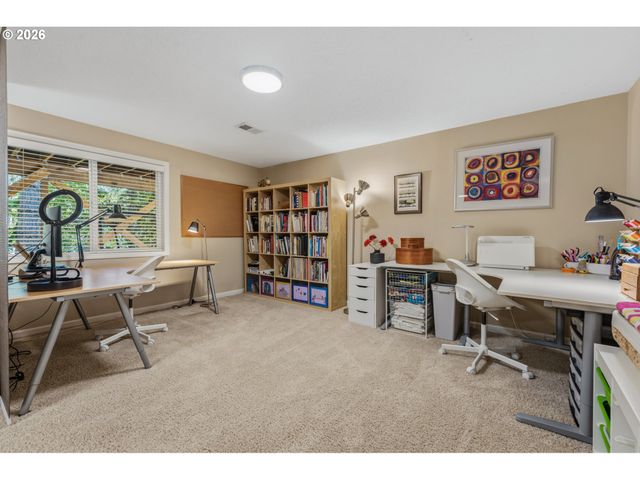 2 OFFENBACH Pl, Lake Oswego, OR 97035