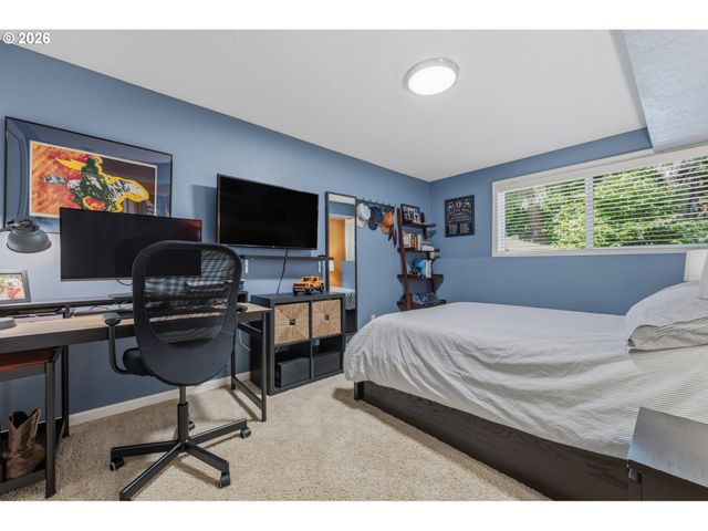 2 OFFENBACH Pl, Lake Oswego, OR 97035