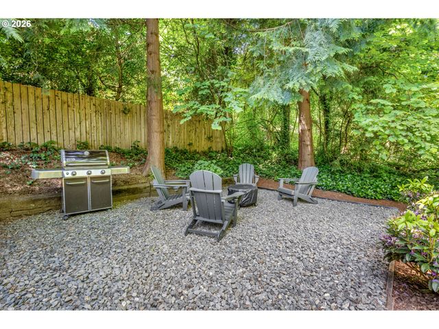 2 OFFENBACH Pl, Lake Oswego, OR 97035