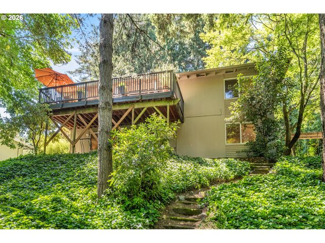 2 OFFENBACH Pl, Lake Oswego, OR 97035
