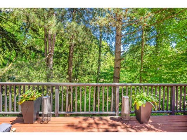 2 OFFENBACH Pl, Lake Oswego, OR 97035