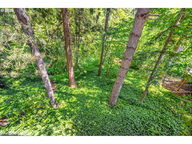 2 OFFENBACH Pl, Lake Oswego, OR 97035