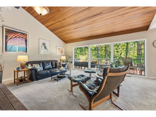 2 OFFENBACH Pl, Lake Oswego, OR 97035