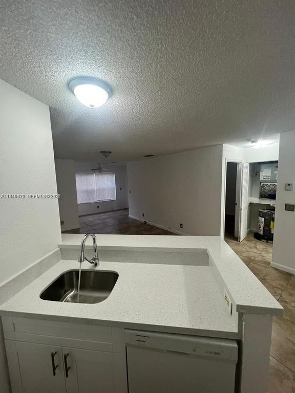 3460 N Pinewalk N Drive 315, Margate, FL 33063