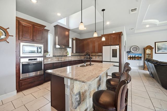 124 Merlin Ct, Spring Branch, TX 78070