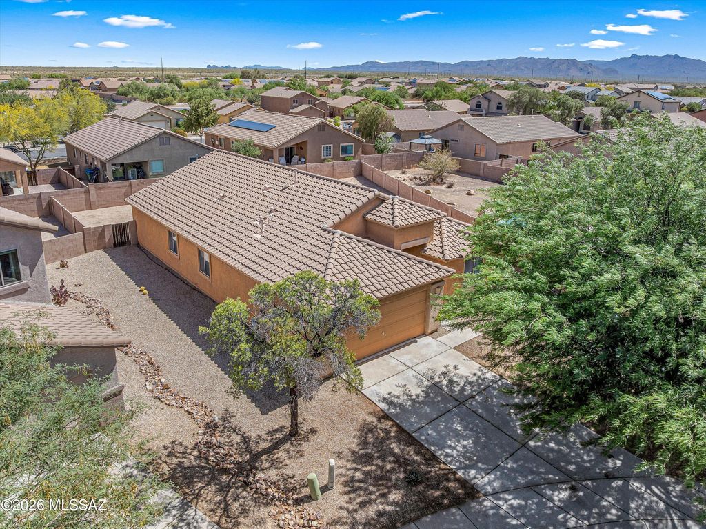 11488 W Caliche Drive, Marana, AZ 85658