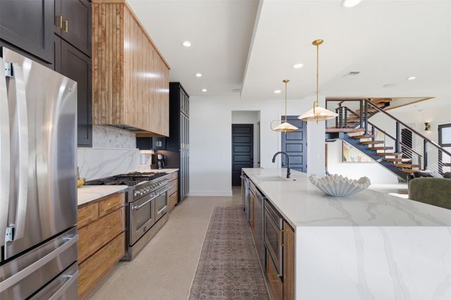 1104 Impala DR, Granite Shoals, TX 78654