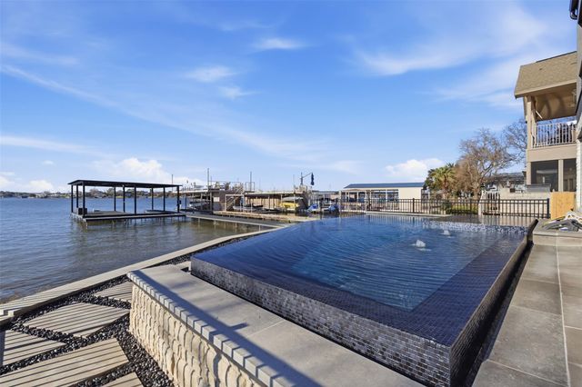 1104 Impala DR, Granite Shoals, TX 78654