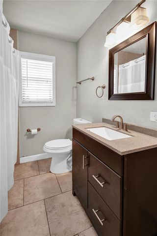 513 Farrer Street, Angleton, TX 77515