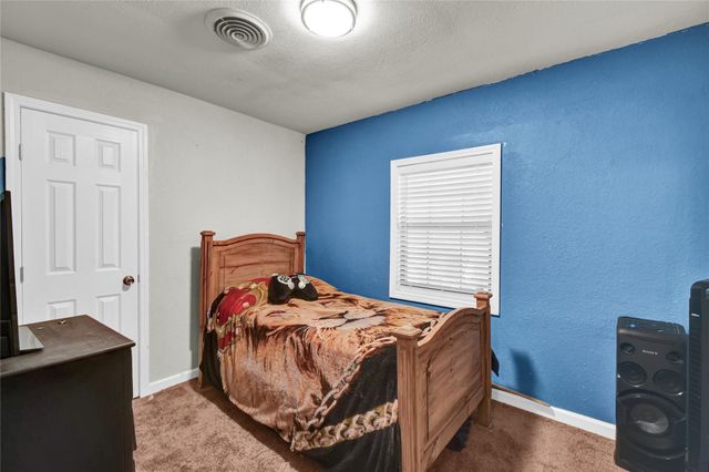 513 Farrer Street, Angleton, TX 77515