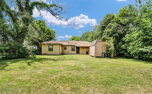 513 Farrer Street, Angleton, TX 77515
