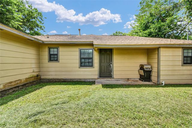513 Farrer Street, Angleton, TX 77515
